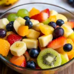 Obstsalat mit klassischem Dressing